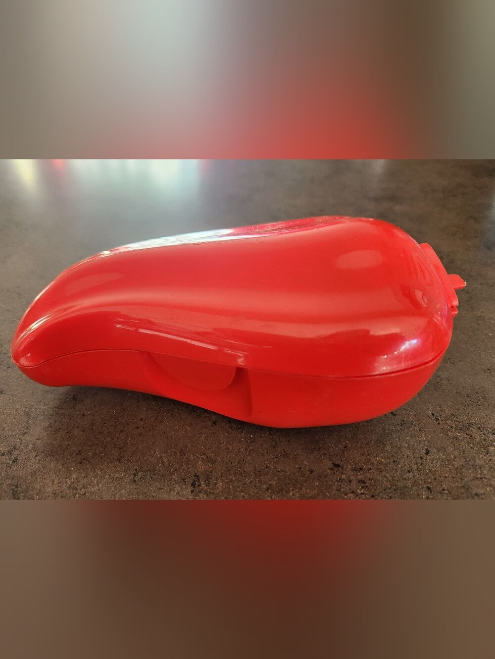 Tupperware Red Pepper Keeper Container #5816